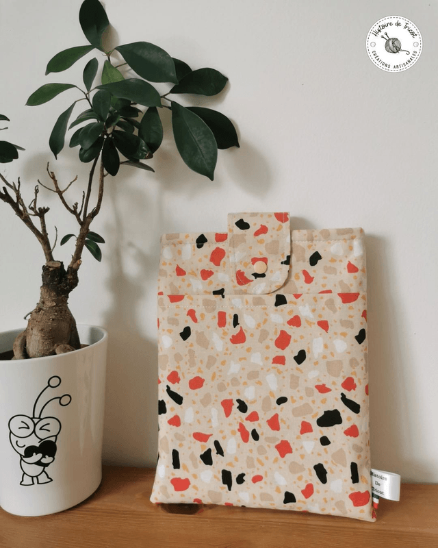 Pochette multi-usage ~ Livre ~ Carnet de santé ~ Agenda ~ Tablette