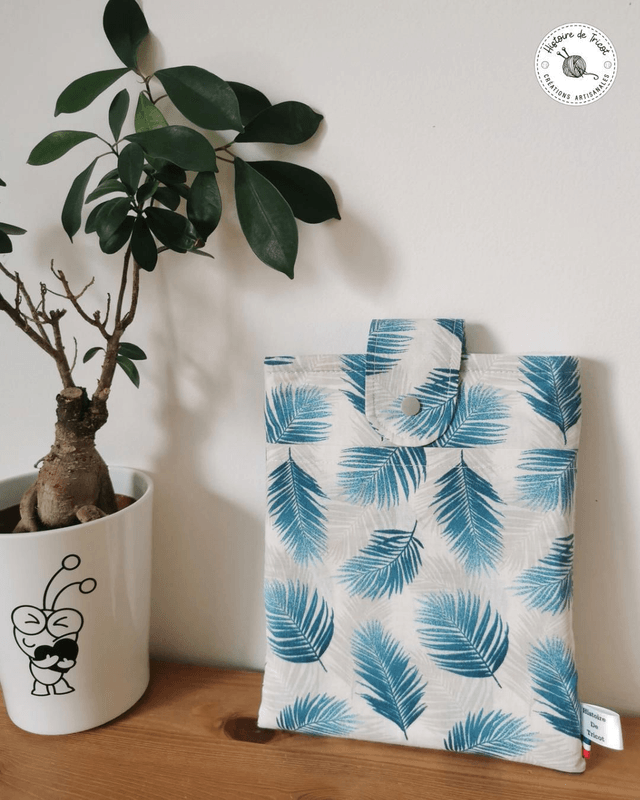 Pochette multi-usage ~ Livre ~ Carnet de santé ~ Agenda ~ Tablette